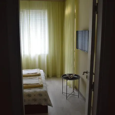 Yanis ゲストハウス チェルノモレツ