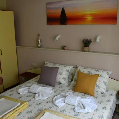 Yanis Pensjonat 3*