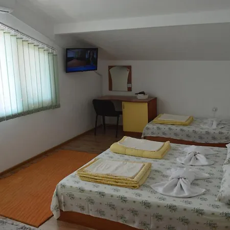 Yanis 3* Czernomorec