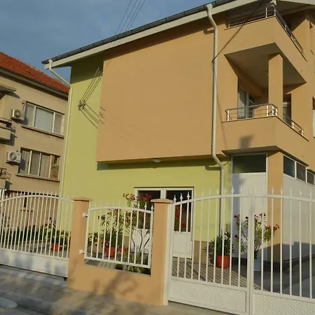 Yanis 3* Chernomorets