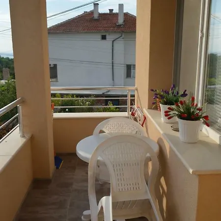 Guest house Yanis 3*