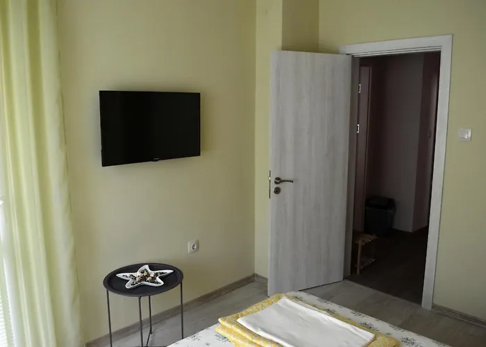 게스트하우스 Yanis 체르노모레츠