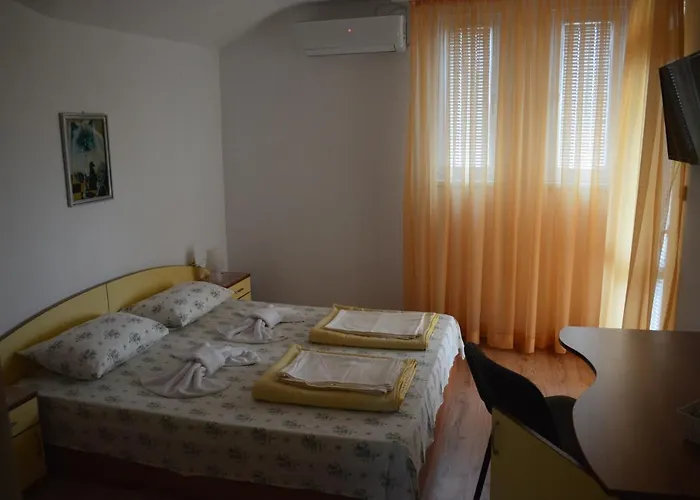 Yanis 게스트하우스