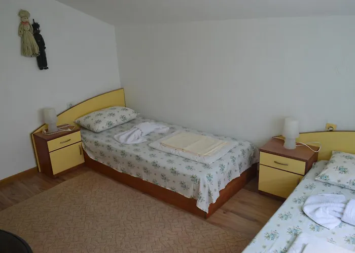 Yanis 게스트하우스 3*