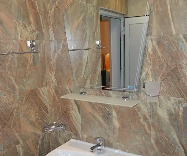 게스트하우스 Yanis 3*