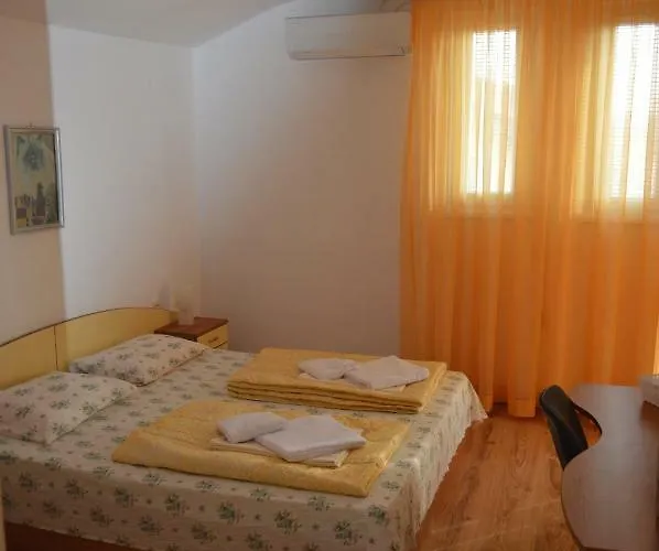 Yanis 게스트하우스